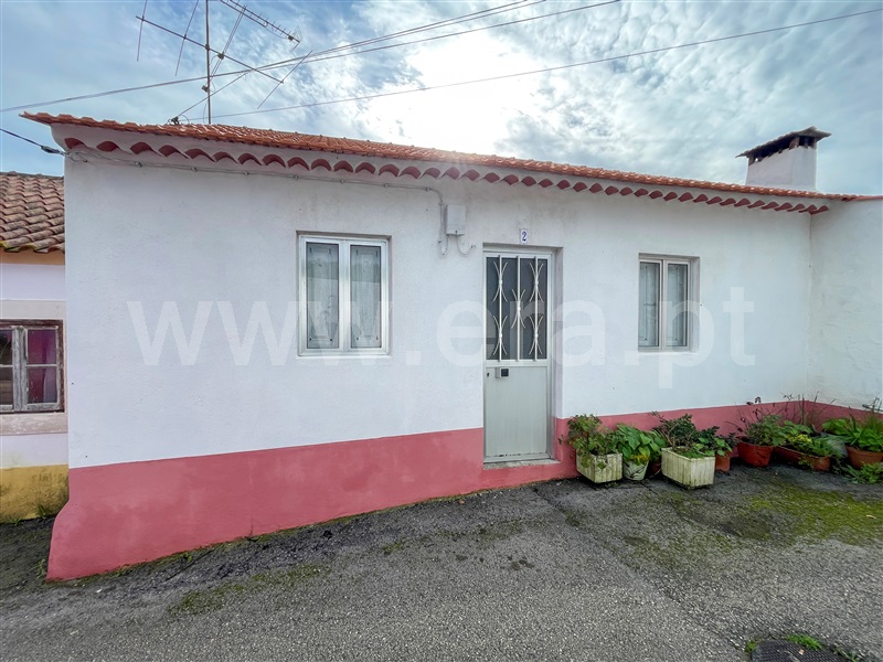 Moradia Geminada T2 / Torres Novas, Chancelaria