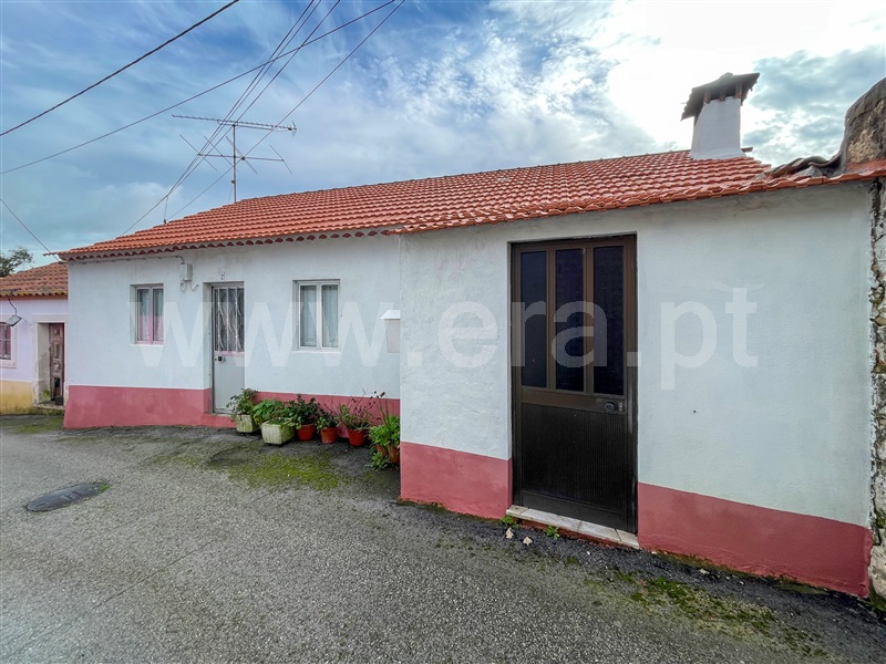 Moradia Geminada T2 Torres Novas, Chancelaria - 1376388 - 2