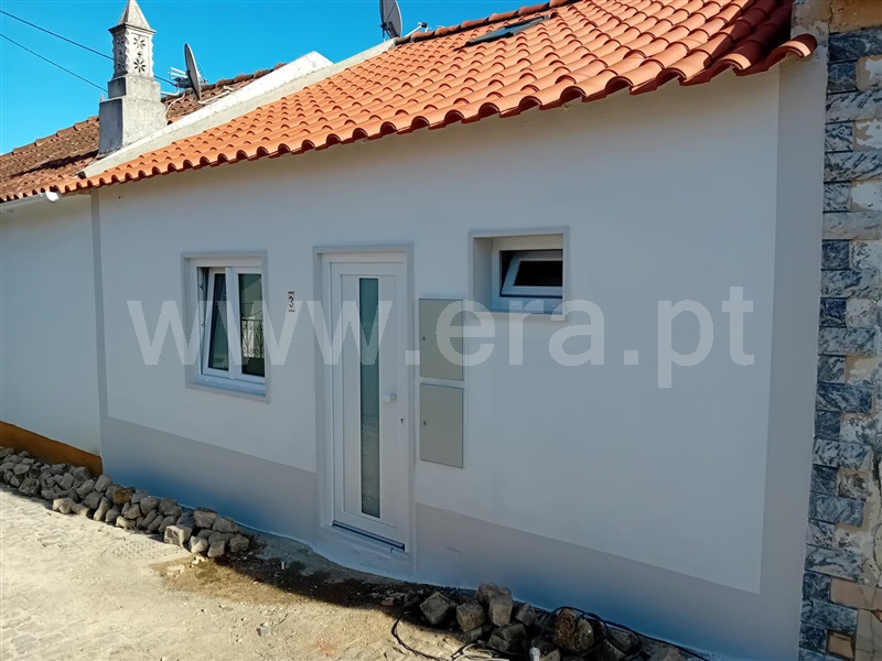 Moradia Geminada T2 / Torres Vedras, Carvoeira e Carmões