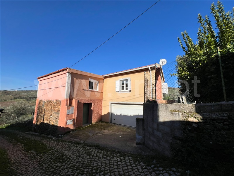 Moradia Geminada T2 / Valpaços, Água Revés e Crasto