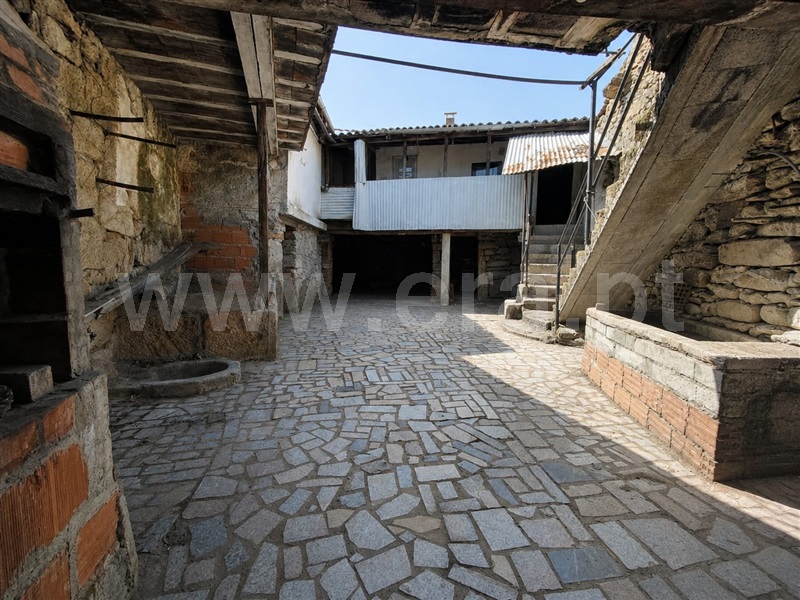 Moradia Geminada T2 / Valpaços, Santa Valha