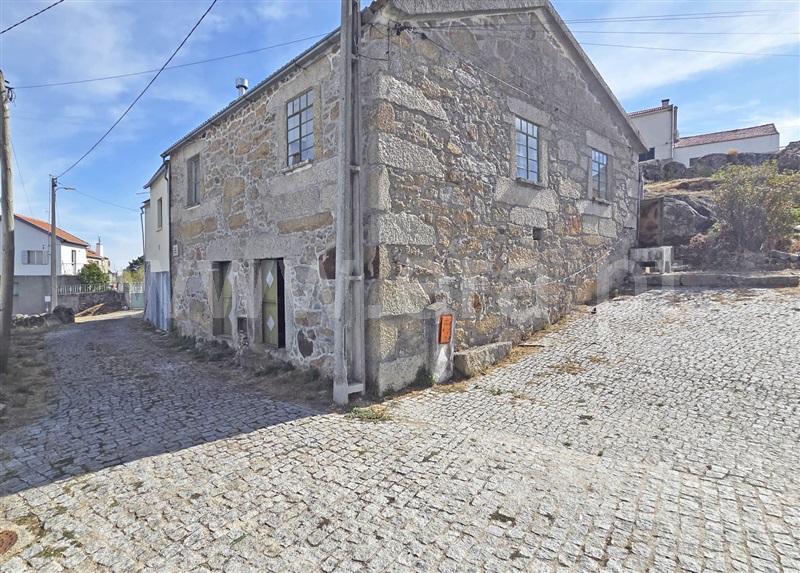 Moradia Geminada T3 / Almeida, Miuzela e Porto de Ovelha