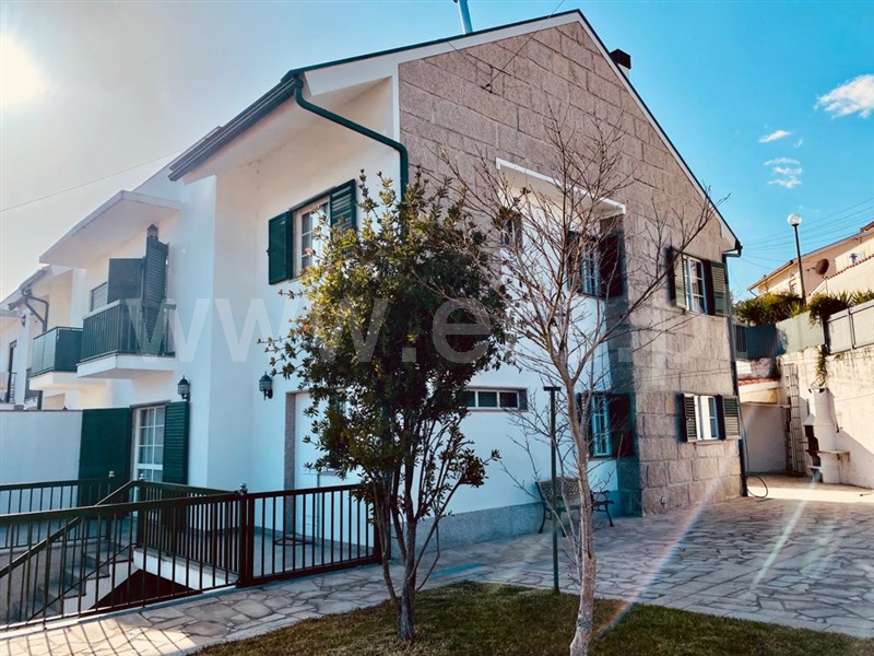 Moradia Geminada T3 / Arcos de Valdevez, Arcos de Valdevez (Salvador), Vila Fonche e Parada
