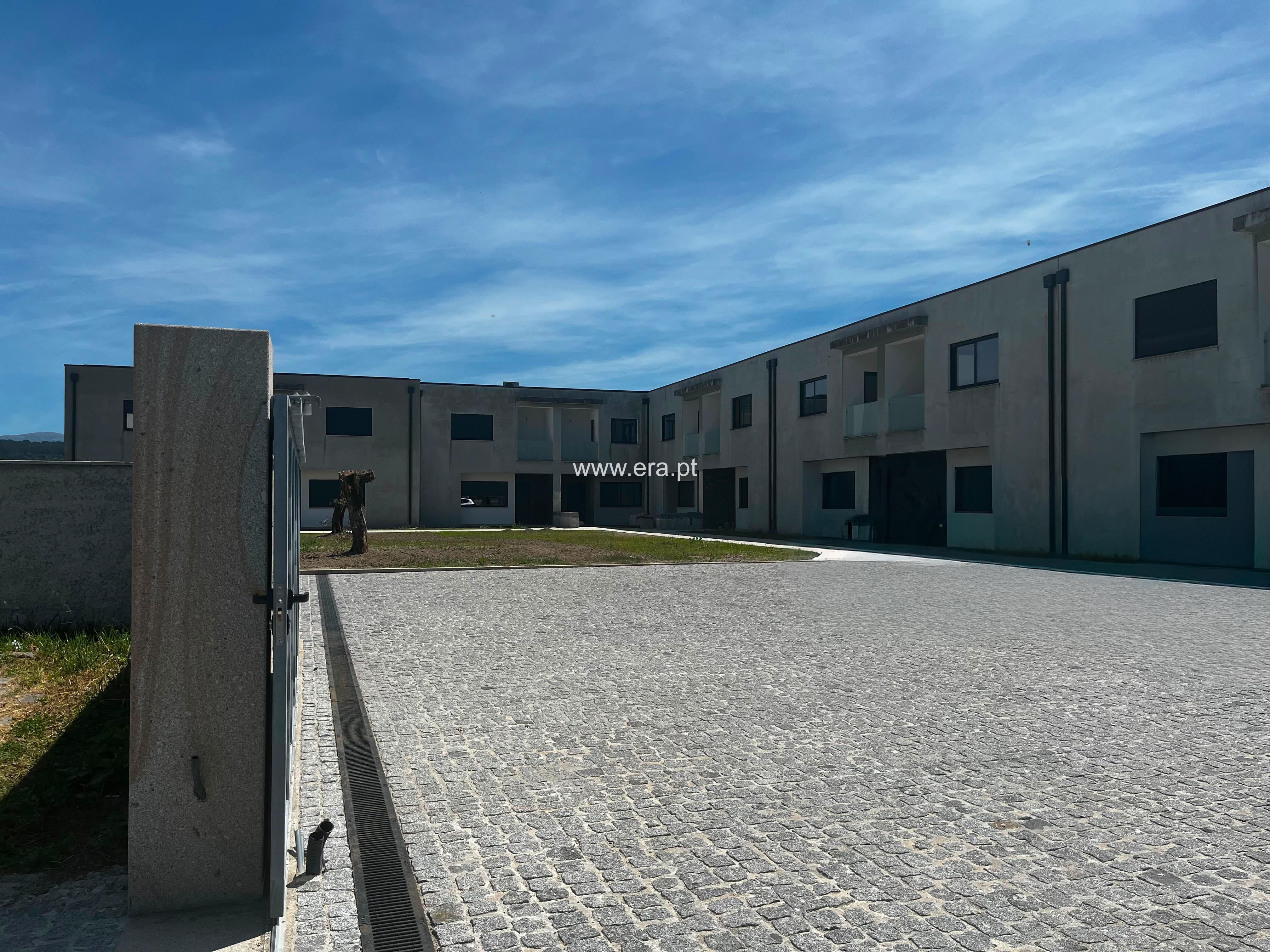 Moradia Geminada T3 / Arcos de Valdevez, Padreiro (Salvador e Santa Cristina)
