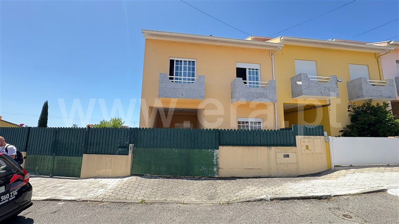 Moradia Geminada T3 / Aveiro, Requeixo, Nossa Senhora de Fátima e Nariz