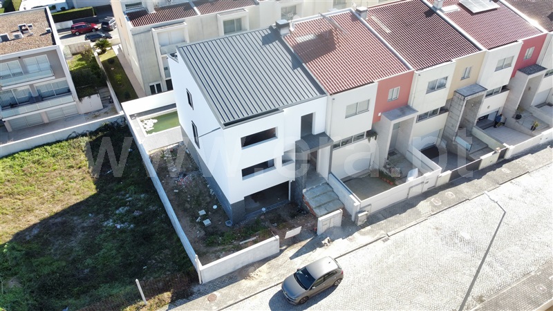 Moradia Geminada T3 / Braga, Tadim