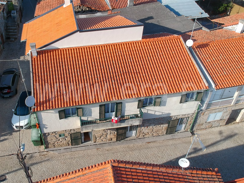 Moradia Geminada T3 / Celorico da Beira, Açores