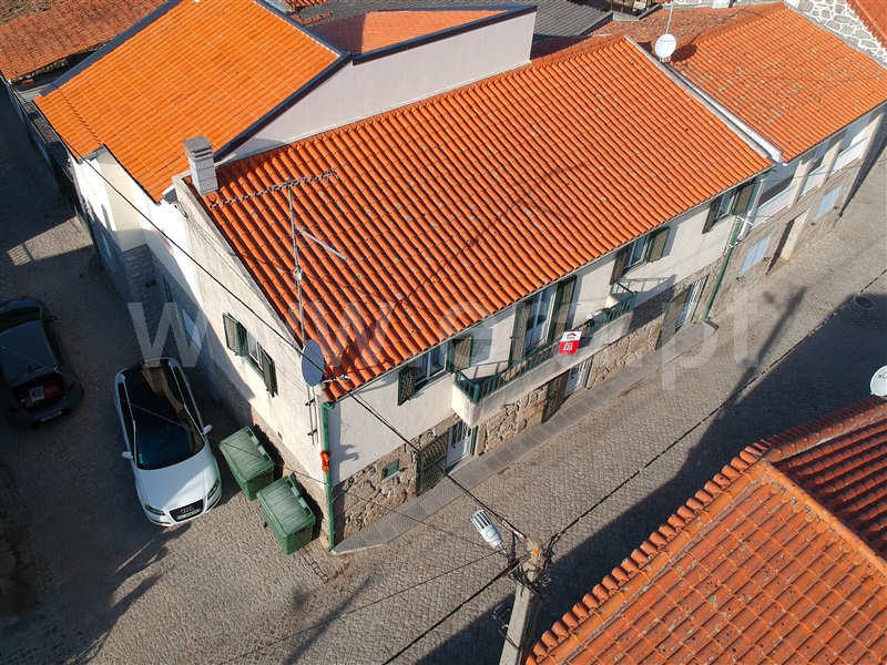 Moradia Geminada T3 Celorico da Beira, Açores e Velosa - 1506421 - 2