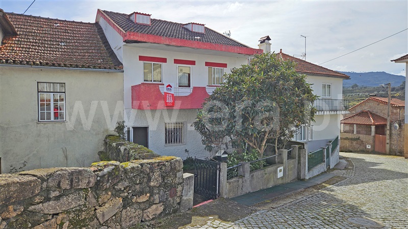 Moradia Geminada T3 / Celorico da Beira, Lajeosa do Mondego