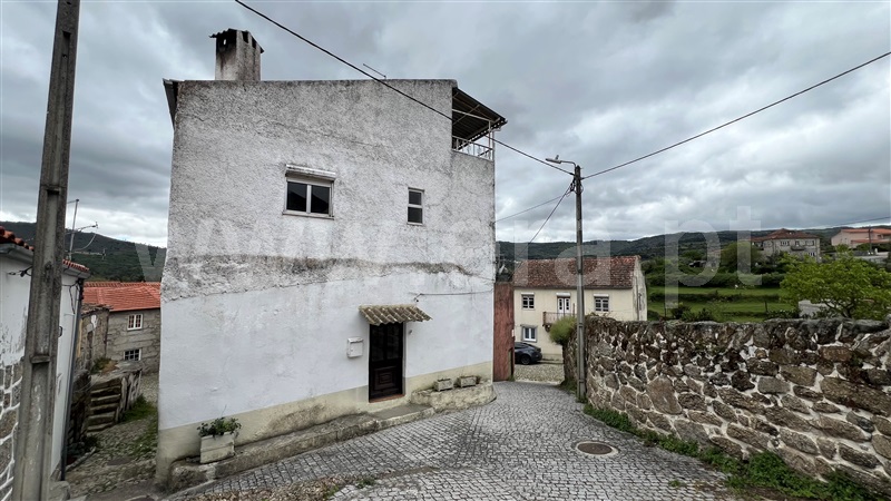 Moradia Geminada T3 / Celorico da Beira, Vale de Azares