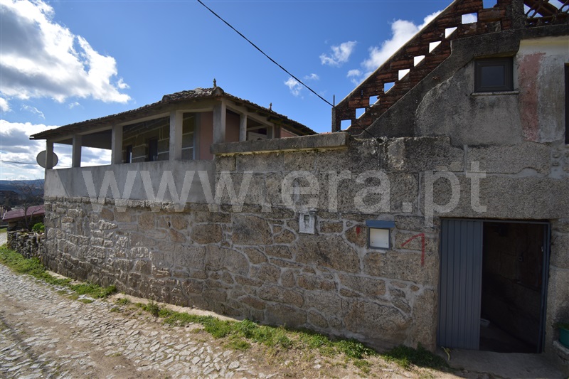 Moradia Geminada T3 / Chaves, Santa Leocádia