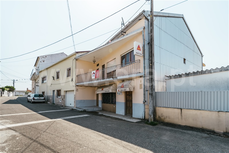 Moradia Geminada T3 / Covilhã, Barco