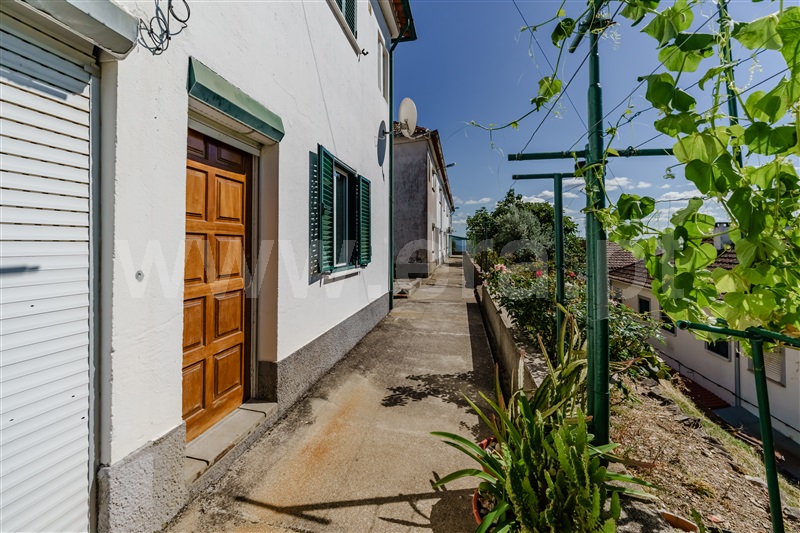 Moradia T3 à venda em Barroca Grande, Covilhã — foto 2