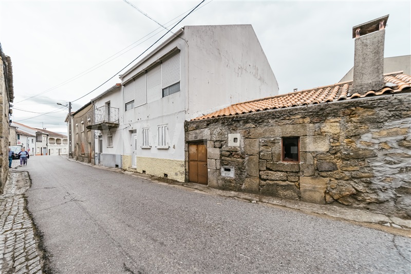 Moradia Geminada T3 / Covilhã, Peraboa