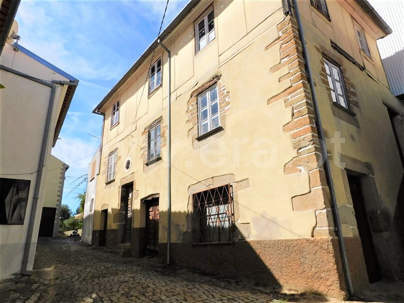 Moradia Geminada T3 / Covilhã, Peso e Vales do Rio