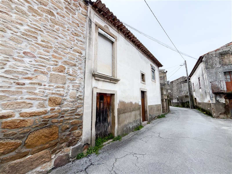 Moradia T3 à venda em Algodres, Figª de Castelo Rodrigo, Figueira de Castelo Rodrigo — foto 2