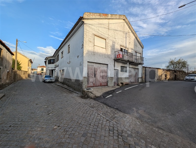 Moradia Geminada T3 / Figueira de Castelo Rodrigo, Mata Lobos