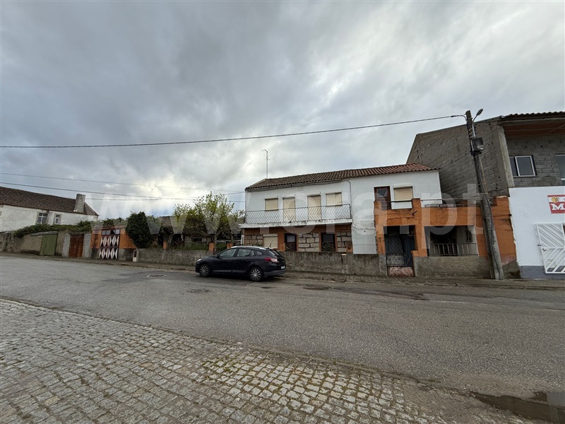 Moradia Geminada T3 / Figueira de Castelo Rodrigo, Vermiosa