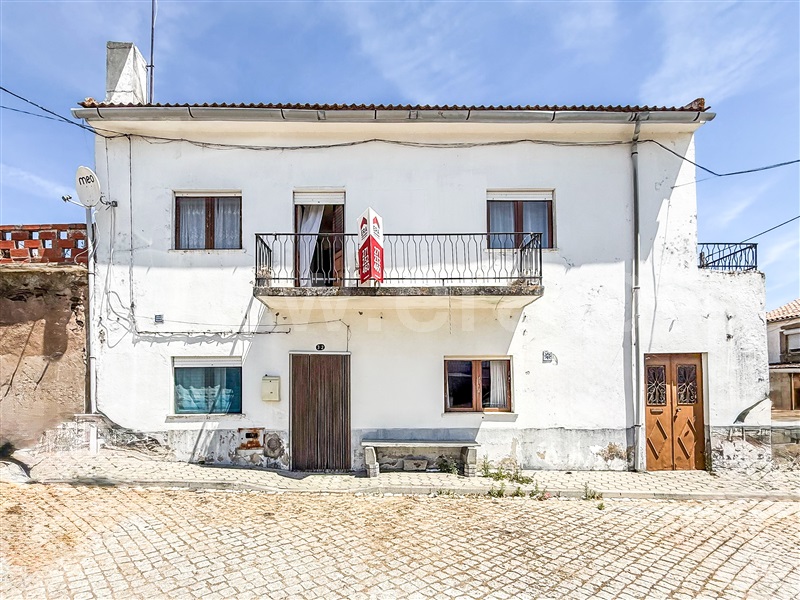Moradia Geminada T3 / Figueira de Castelo Rodrigo, Vermiosa