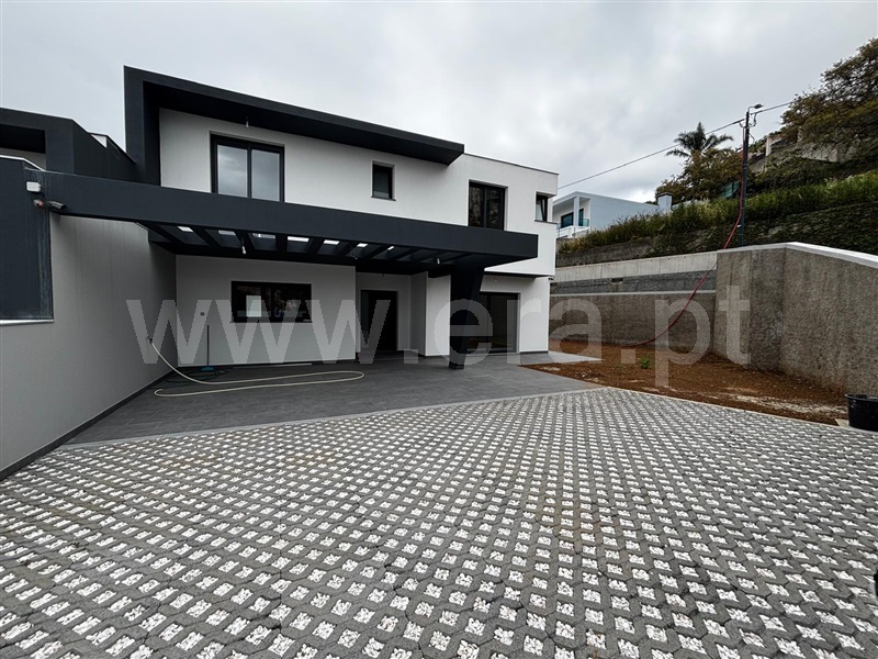 Moradia Geminada T3 / Funchal, São Roque