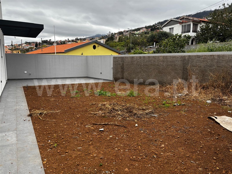 Moradia Geminada T3 / Funchal, São Roque