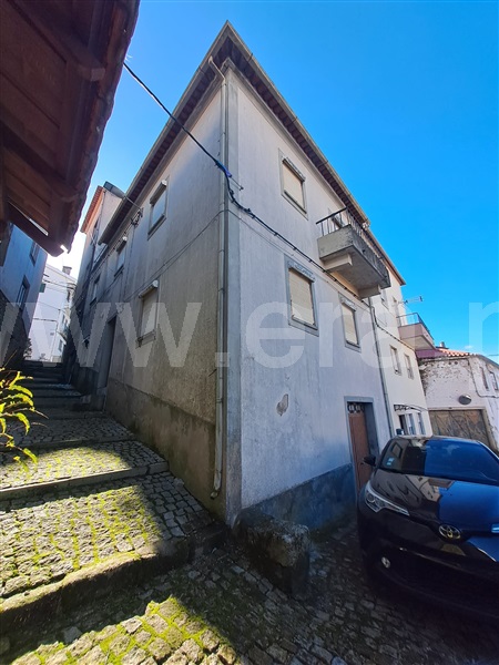 Moradia Geminada T3 / Fundão, Alcongosta