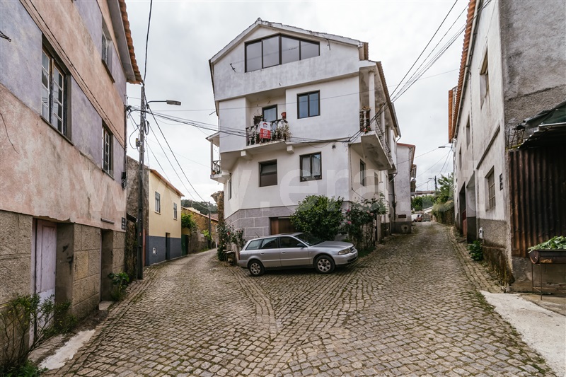 Moradia Geminada T3 / Fundão, Enxabarda