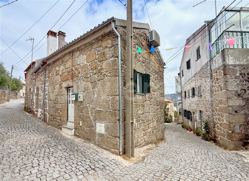 Moradia Geminada T3 / Guarda, Aldeia Viçosa