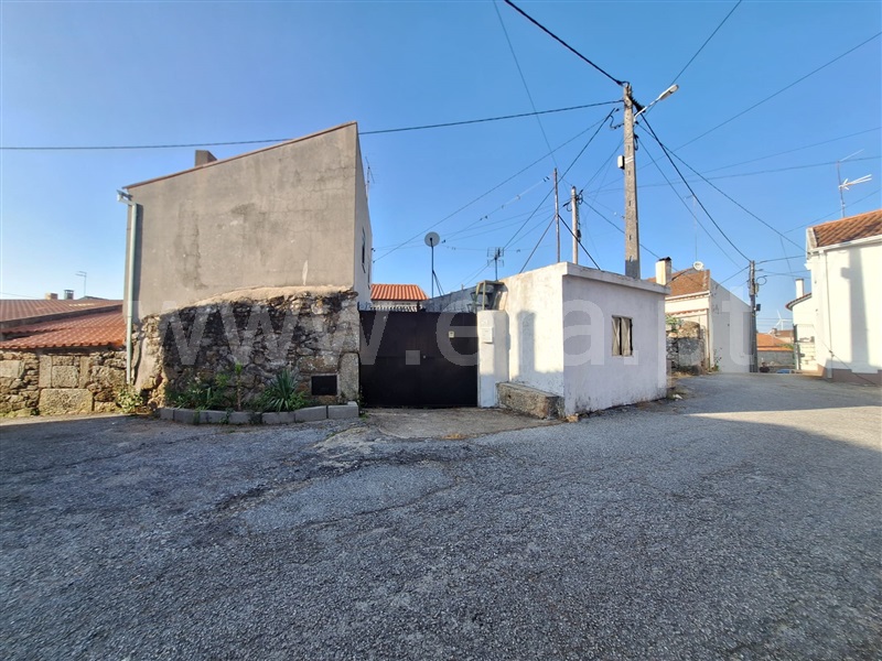 Moradia Geminada T3 / Guarda, Rapoula