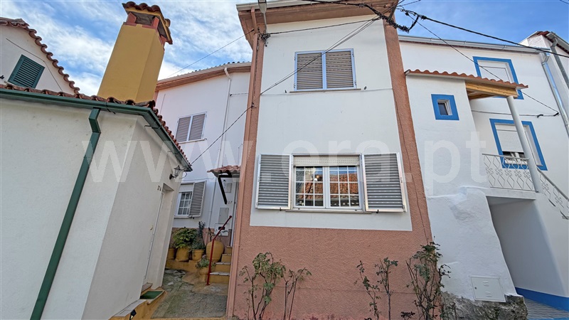 Moradia Geminada T3 / Guarda, Valhelhas