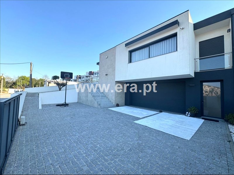 Moradia Geminada T3 / Guimarães, Aldão