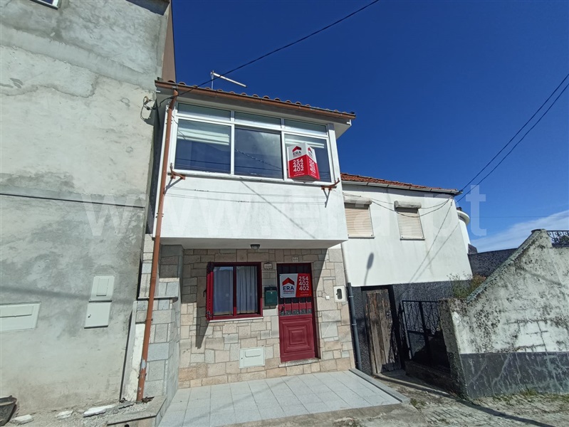 Moradia Geminada T3 / Lamego, Penude