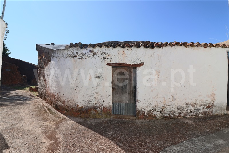 Moradia Geminada T3 / Loulé, Salir