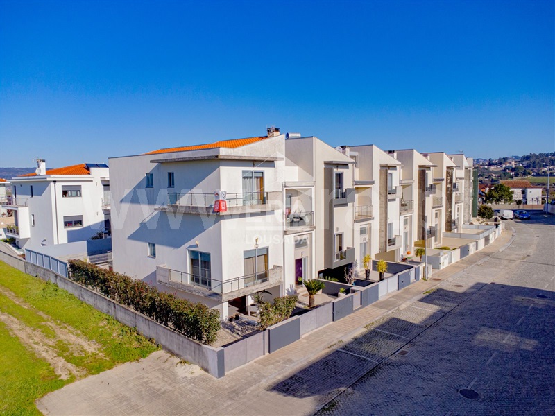 Moradia Geminada T3 Lousada, Caíde de Rei - 1454140 - 2
