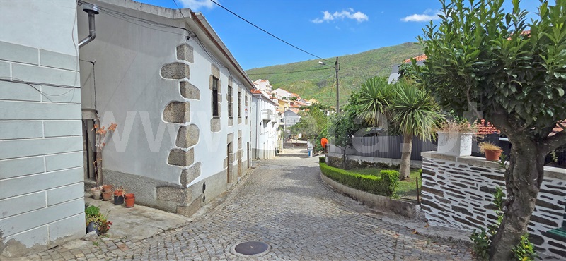 Moradia Geminada T3 Manteigas, Sameiro - 1478482 - 2