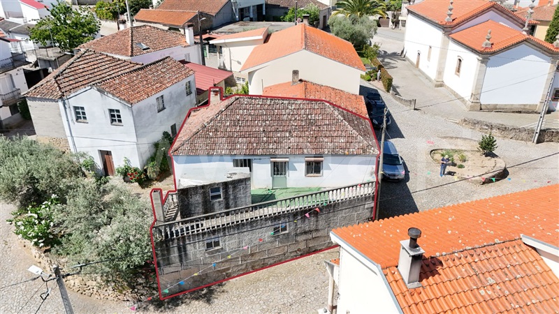 Moradia Geminada T3 / Meda, Vale Flor, Carvalhal e Pai Penela