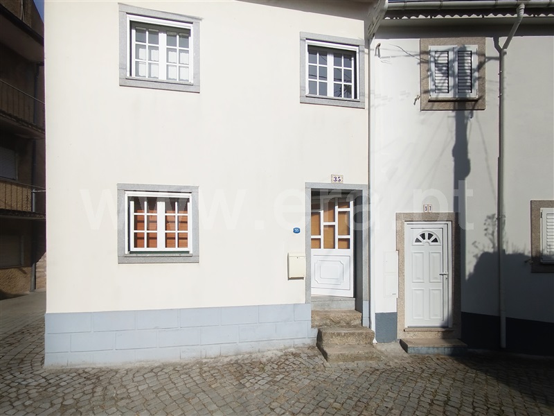 Moradia Geminada T3 / Moimenta da Beira, Leomil