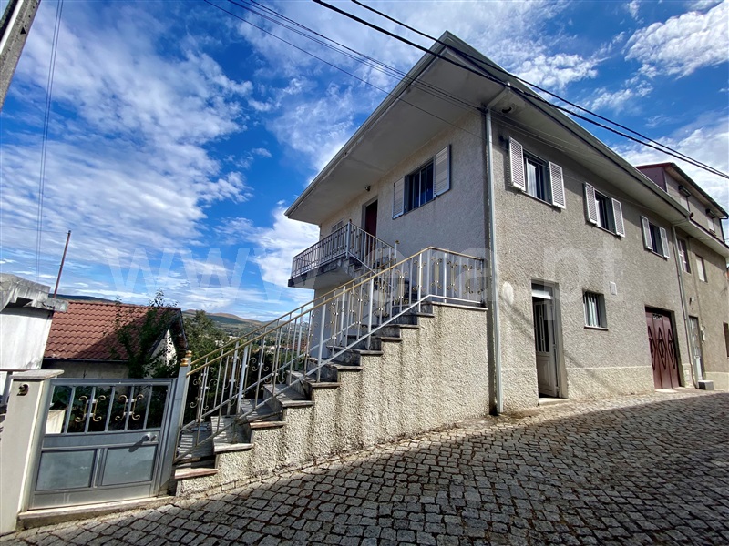 Moradia Geminada T3 / Montalegre, Montalegre e Padroso