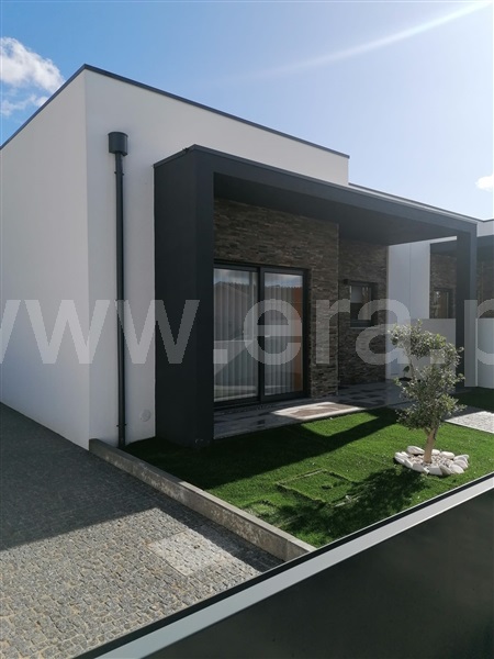 Moradia Geminada T3 / Oliveira de Azeméis, Oliveira de Azeméis, Santiago de Riba-Ul, Ul, Macinhata da Seixa e Madail