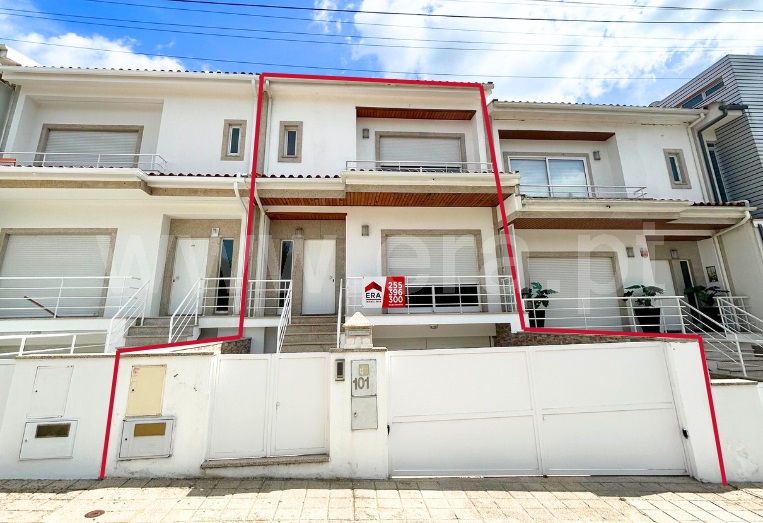 Moradia Geminada T3 / Penafiel, Recezinhos (São Martinho)