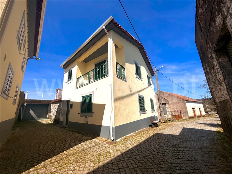Moradia Geminada T3 / Pinhel, Cerejo
