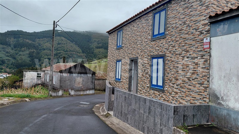 Moradia Geminada T3 / Povoação, Água Retorta