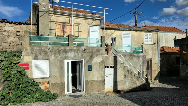 Moradia T3 à venda em Bendada, €39.000