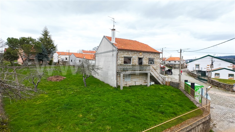 Moradia Geminada T3 / Sabugal, Foios, Sabugal