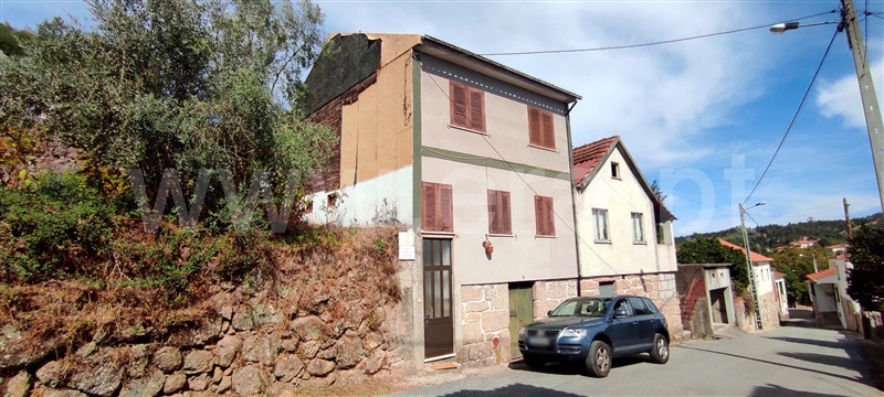 Moradia Geminada T3 / Santa Comba Dão, Treixedo e Nagozela