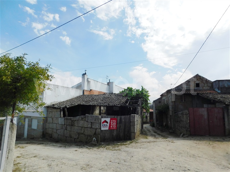 Moradia Geminada T3 / Seia, Travancinha