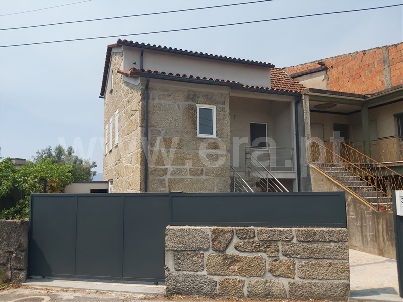 Moradia Geminada T3 / Tondela, Lajeosa do Dão