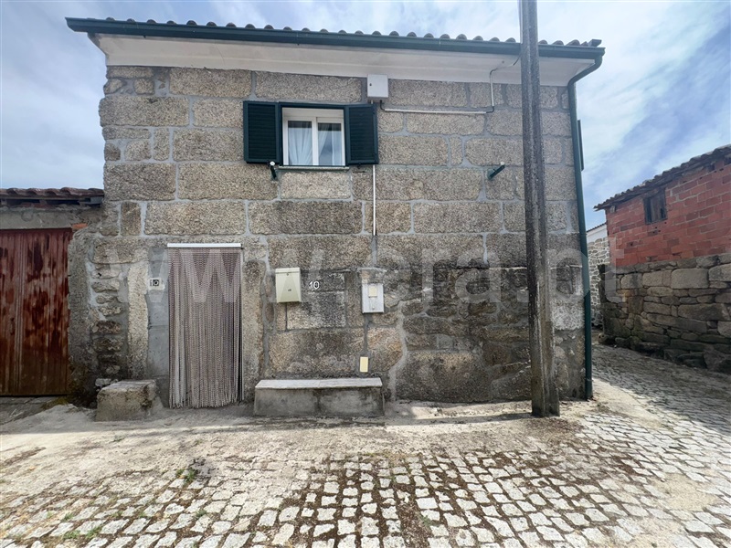 Moradia Geminada T3 / Valpaços, Bouçoães