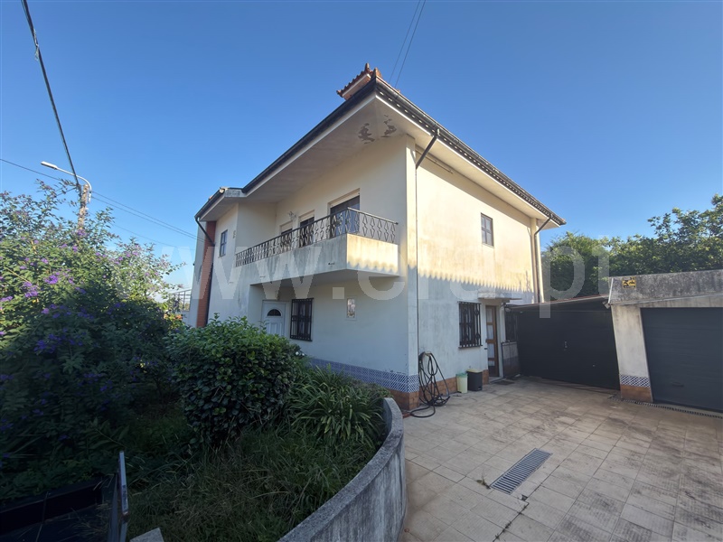 Moradia Geminada T3 / Vila Nova de Famalicão, Lousado