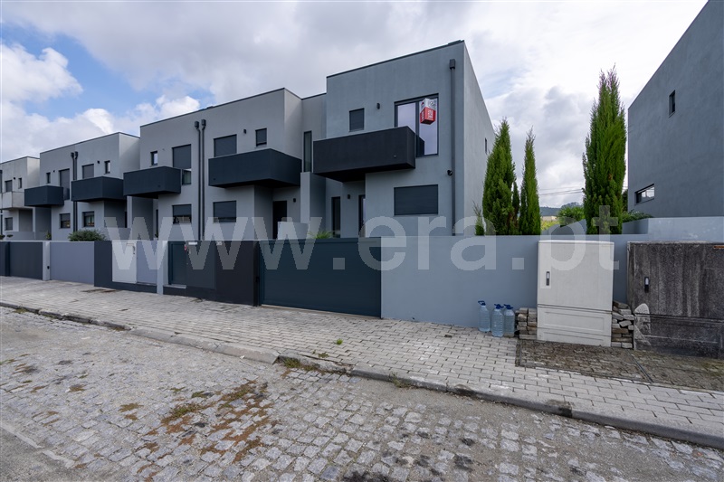 Moradia Geminada T3 Vila Nova de Famalicão, Vale (São Cosme), Telhado e Portela - 1475881 - 3